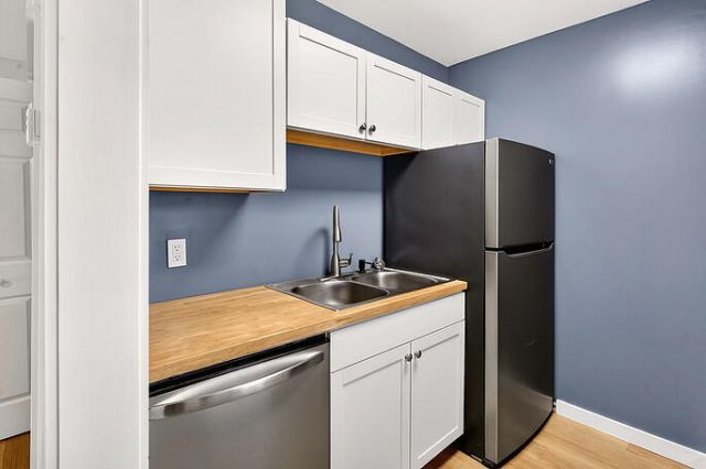 602 Chaplin Street Photo 5