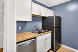 602 Chaplin Street photo 4