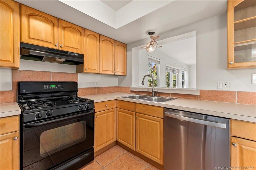 643 SE Harborview Drive, Port Saint Lucie, FL 34983 Photo