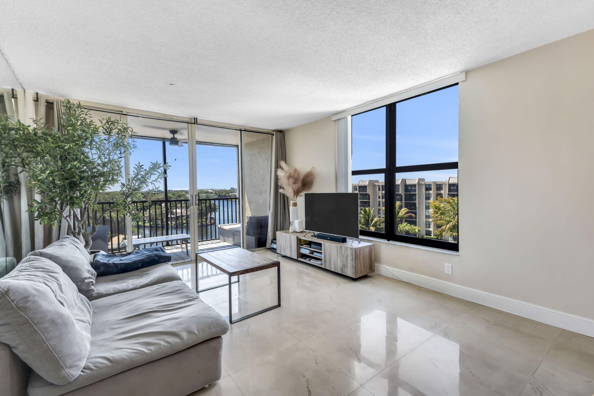 22 Royal Palm Way, Unit Ph606, Boca Raton, FL 33432 Photo