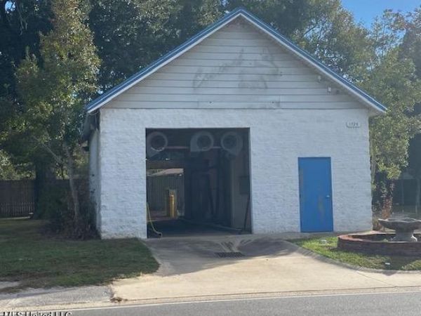 1728 Ingalls Avenue, Pascagoula, MS 39567