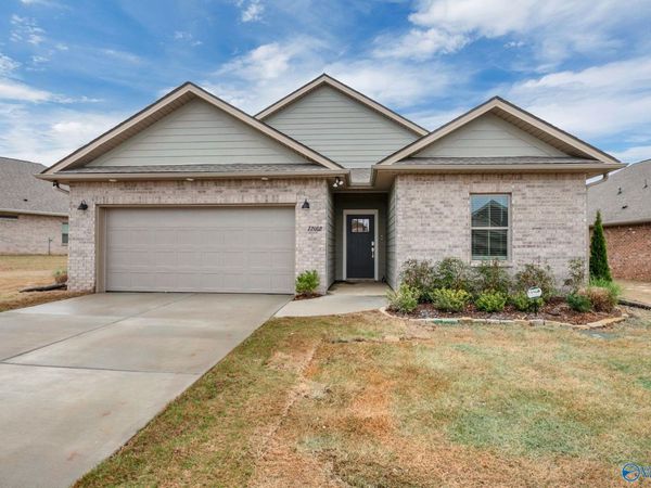 22002 Natures Cove Drive, Athens, AL 35613