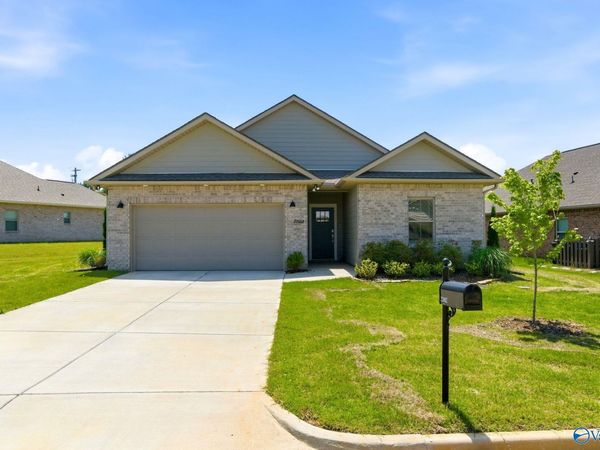22002 Natures Cove Drive, Athens, AL 35613