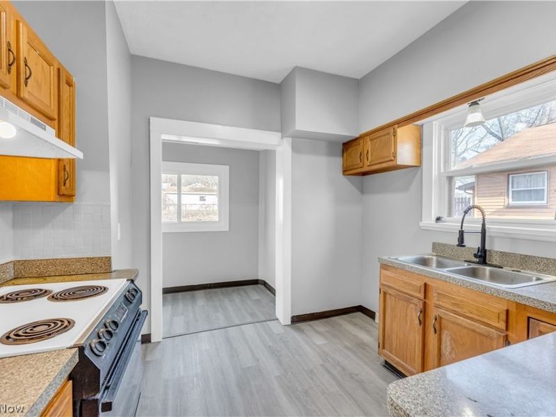 516 Whitney Avenue, Akron, OH 44306 Photo 12