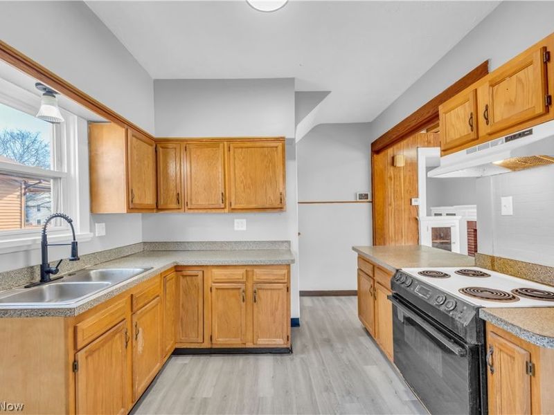 516 Whitney Avenue, Akron, OH 44306 Photo 13