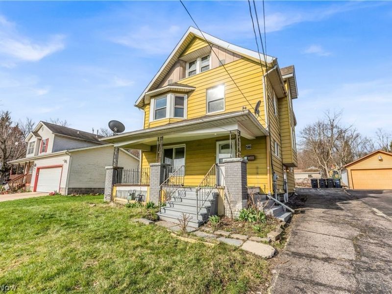 516 Whitney Avenue, Akron, OH 44306 Photo 2