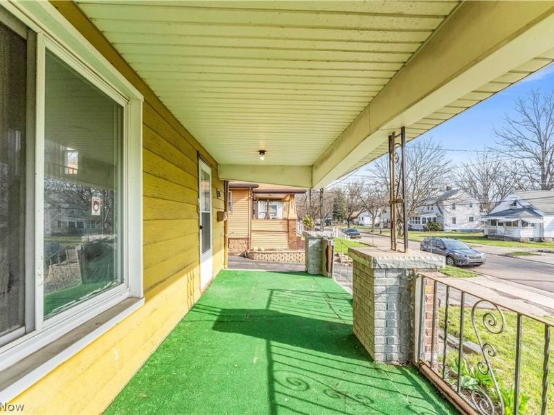 516 Whitney Avenue, Akron, OH 44306 Photo 3