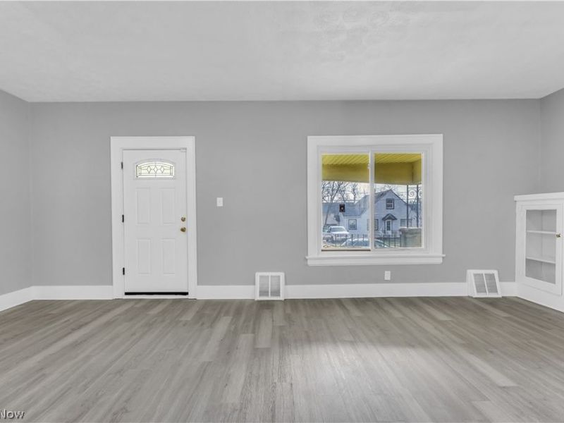 516 Whitney Avenue, Akron, OH 44306 Photo 4