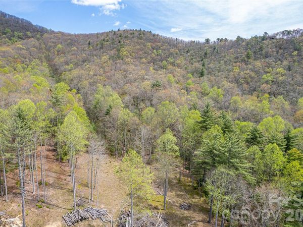 000 Rosman Highway , Sapphire, NC 28774