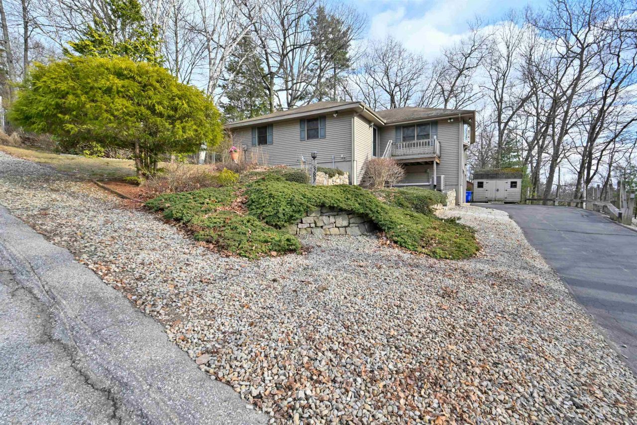 387 Harrison Street, Manchester, NH 03104 Main Photo