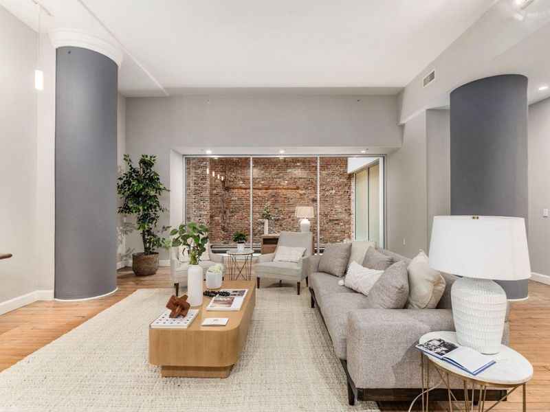 106 N High Street, Unit 302, Columbus, OH 43215 Photo 1