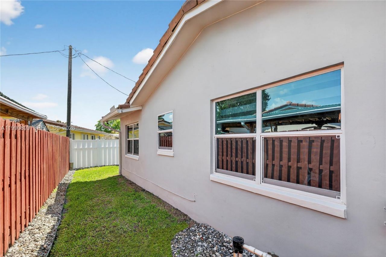 3851 NW 78th Ln , Coral Springs, FL 33065 Photo