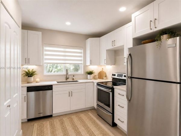9201 Sunrise Lakes Blvd, Unit 304, Sunrise, FL 33322