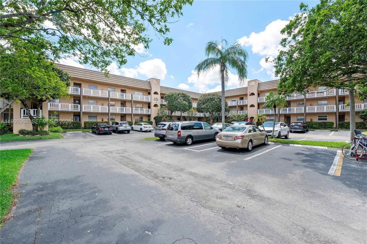 9201 Sunrise Lakes Blvd , Unit 304, Sunrise, FL 33322 Photo