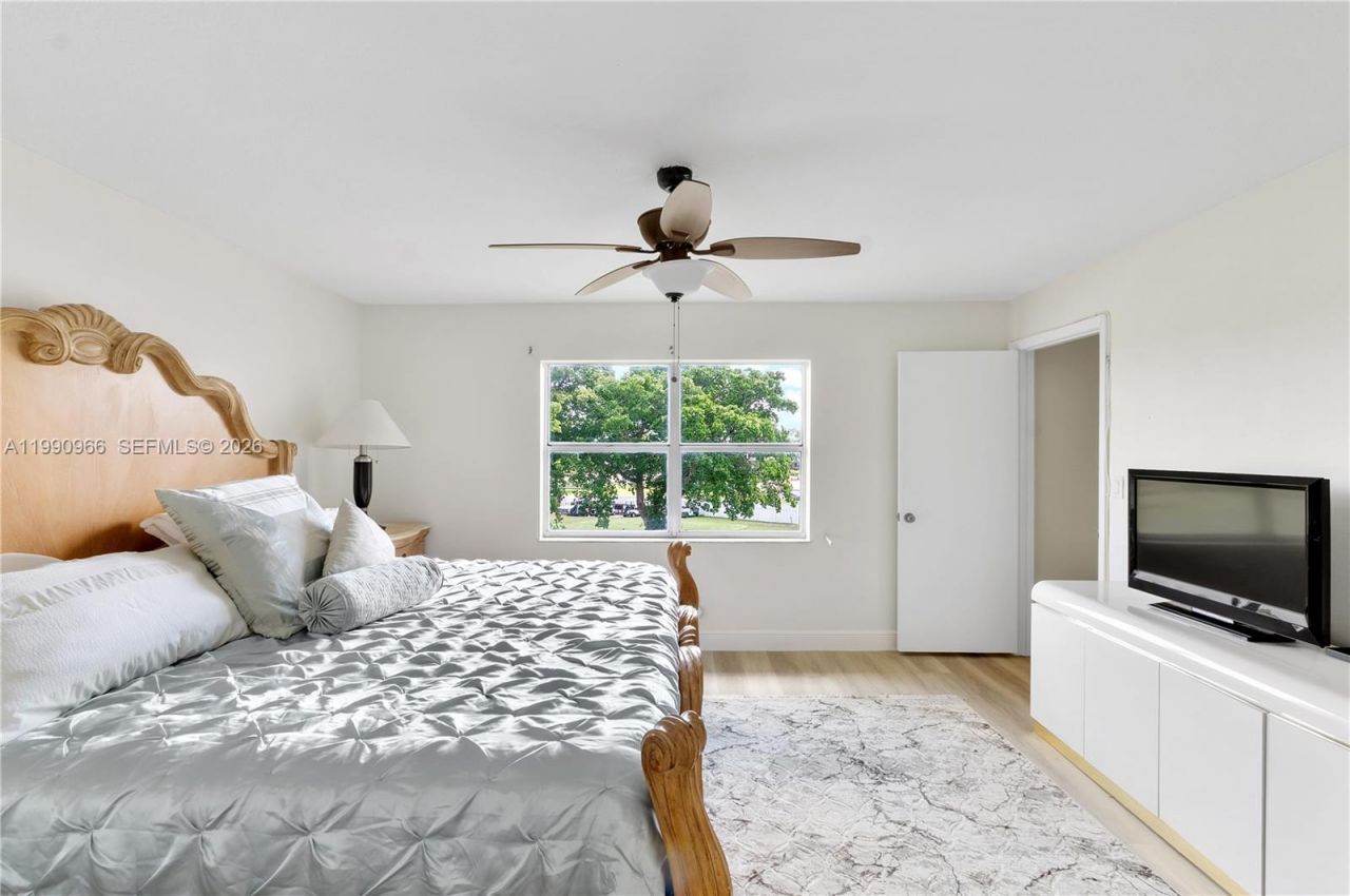 9201 Sunrise Lakes Blvd , Unit 304, Sunrise, FL 33322 Photo