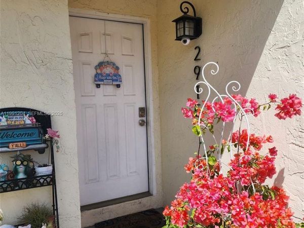 2915 San Remo Cir, Homestead, FL 33035