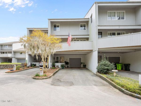 10 Batts Hill Road, New Bern, NC 28562