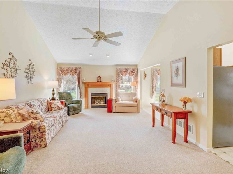 6041 Creekside Drive, Parma Heights, OH 44130 Photo 10