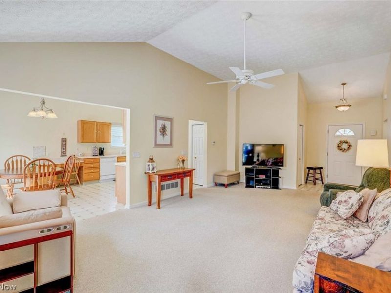 6041 Creekside Drive, Parma Heights, OH 44130 Photo 11