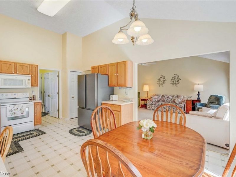 6041 Creekside Drive, Parma Heights, OH 44130 Photo 14