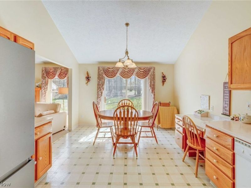 6041 Creekside Drive, Parma Heights, OH 44130 Photo 17