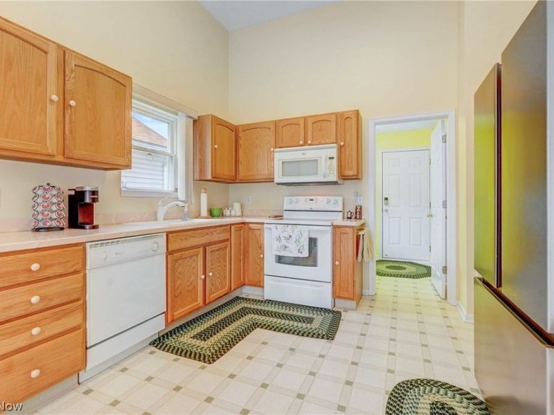 6041 Creekside Drive, Parma Heights, OH 44130 Photo 19