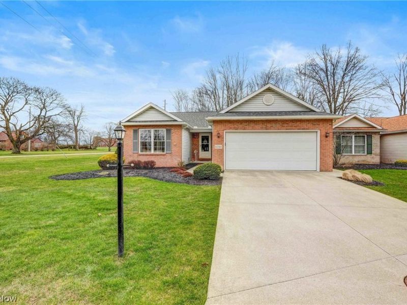 6041 Creekside Drive, Parma Heights, OH 44130 Photo 3