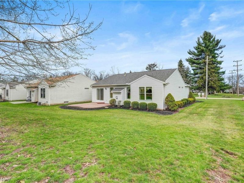 6041 Creekside Drive, Parma Heights, OH 44130 Photo 4