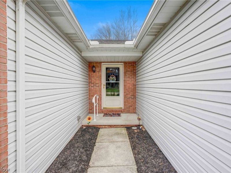 6041 Creekside Drive, Parma Heights, OH 44130 Photo 7