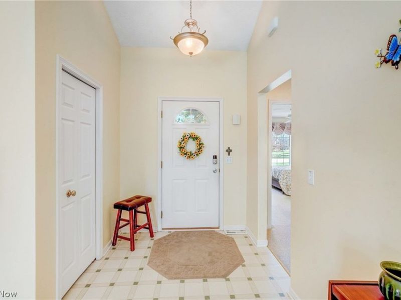 6041 Creekside Drive, Parma Heights, OH 44130 Photo 8