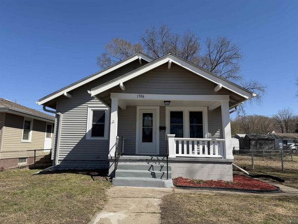 1706 Irene St, Sioux City, IA 51105