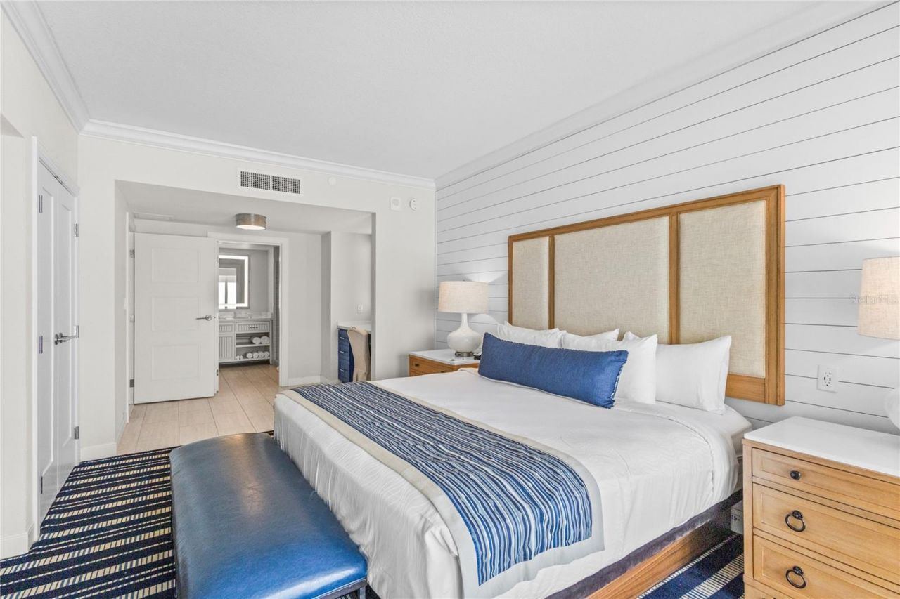 230 Sands Point Road, Unit 3703, Longboat Key, FL 34228 Photo