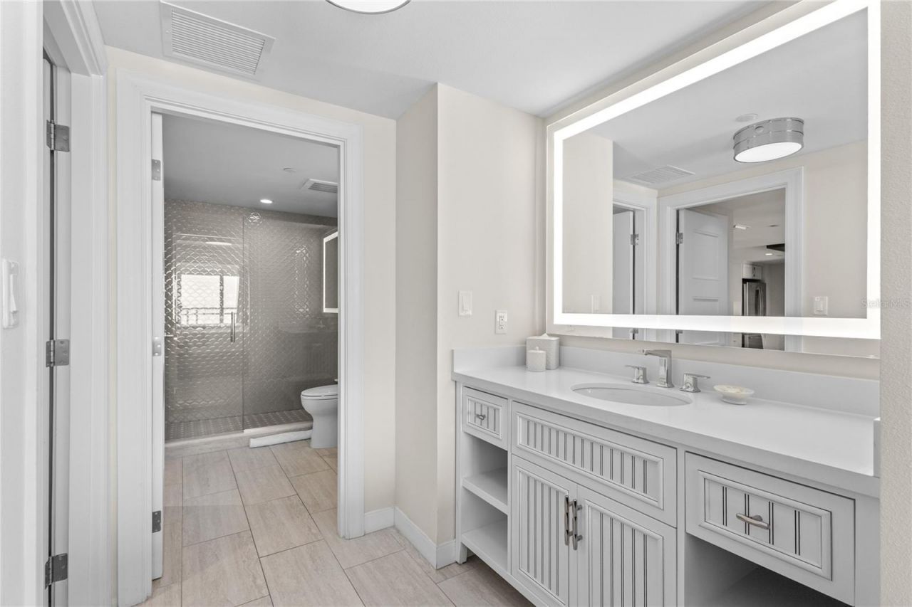 230 Sands Point Road, Unit 3703, Longboat Key, FL 34228 Photo