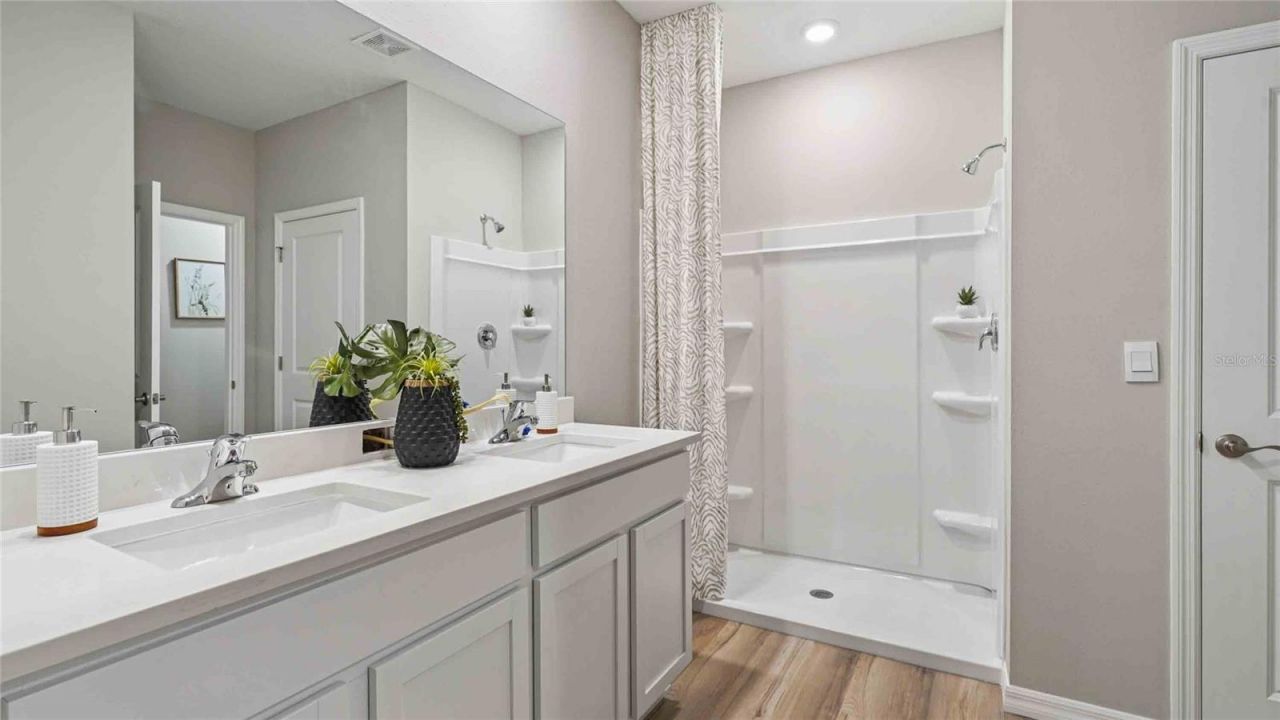 24267 NW 13th Boulevard , Newberry, FL 32669 Photo