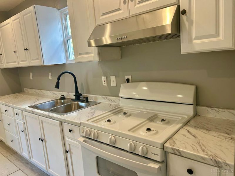 1613 Wyoming Avenue, Cincinnati, OH 45205 Photo 4