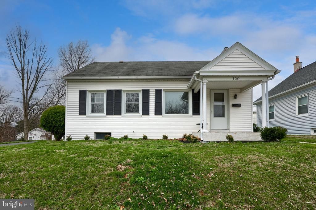 120 N LOCUST STREET , ELIZABETHTOWN, PA 17022
