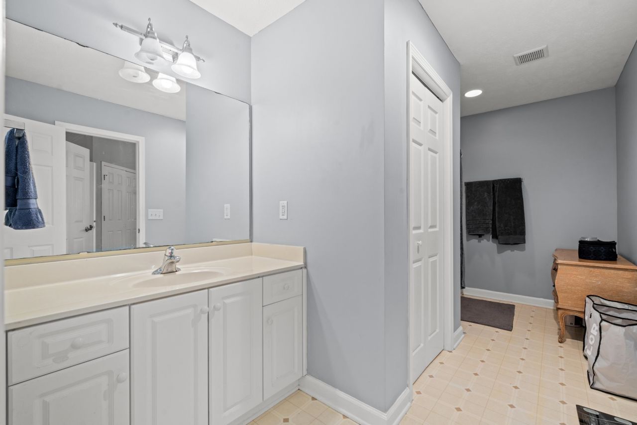 309 Meadowside Dr. Photo 26