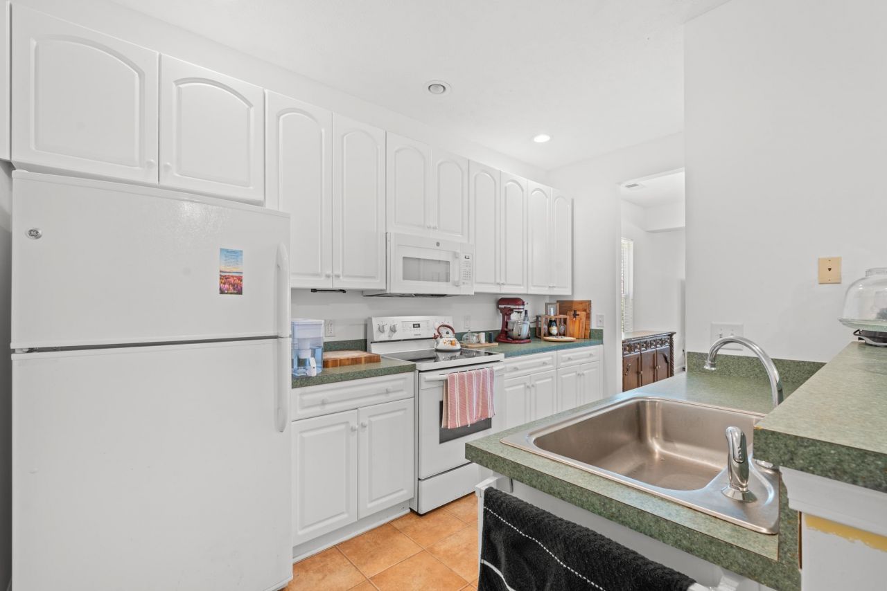 309 Meadowside Dr. Photo 5