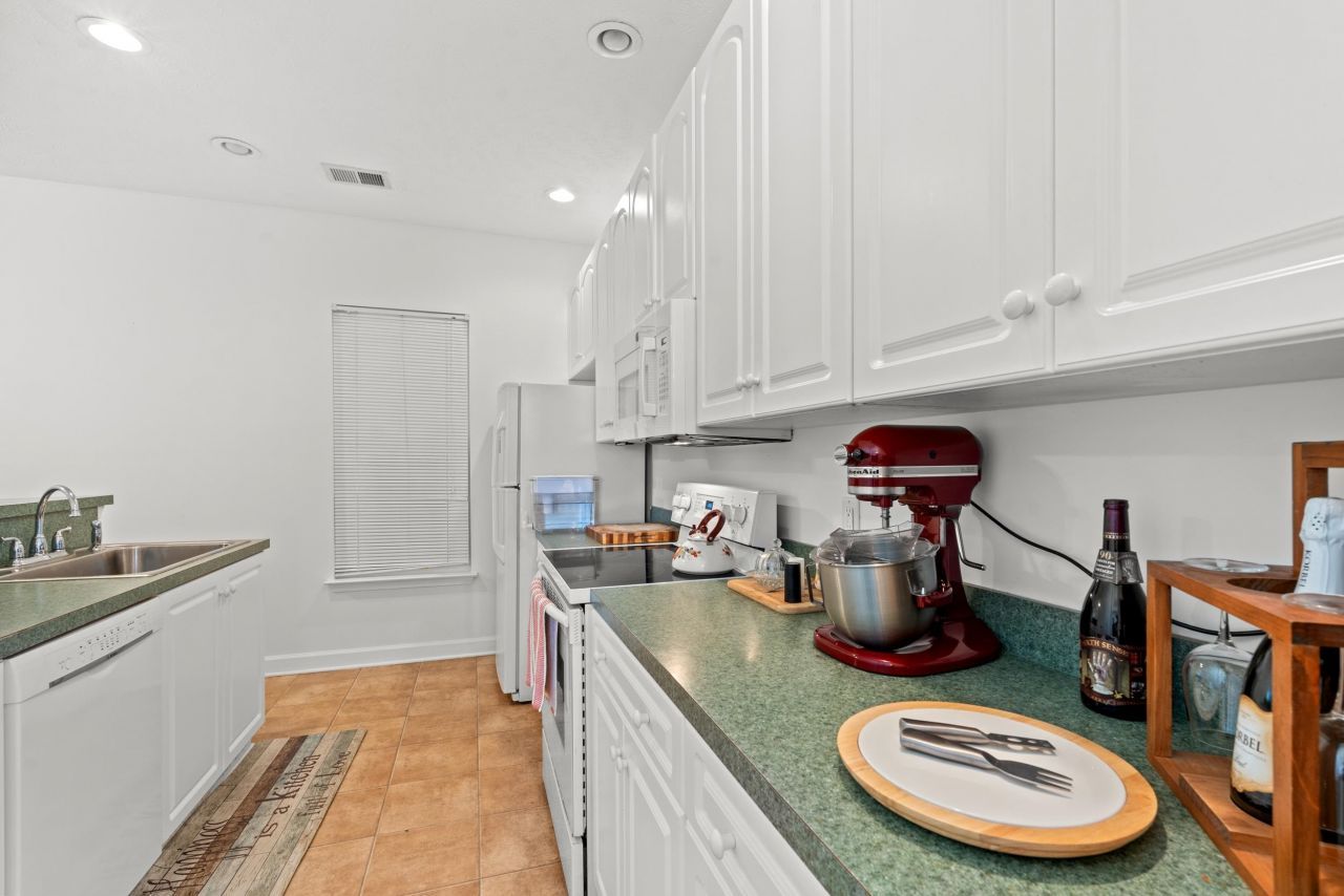 309 Meadowside Dr. Photo 6