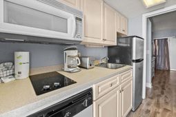 201 74th Ave. N photo 4