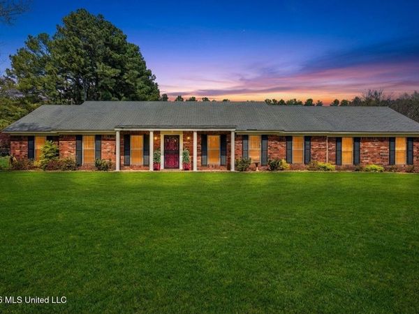 5600 Rolling Hills Drive, Olive Branch, MS 38654