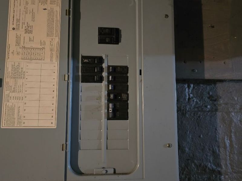 12718 Holborn Avenue, Cleveland, OH 44105 Photo 8