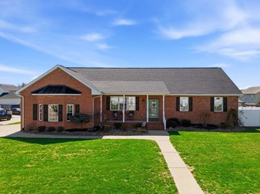 411 Mahoganywood Drive, Milton, WV 25541