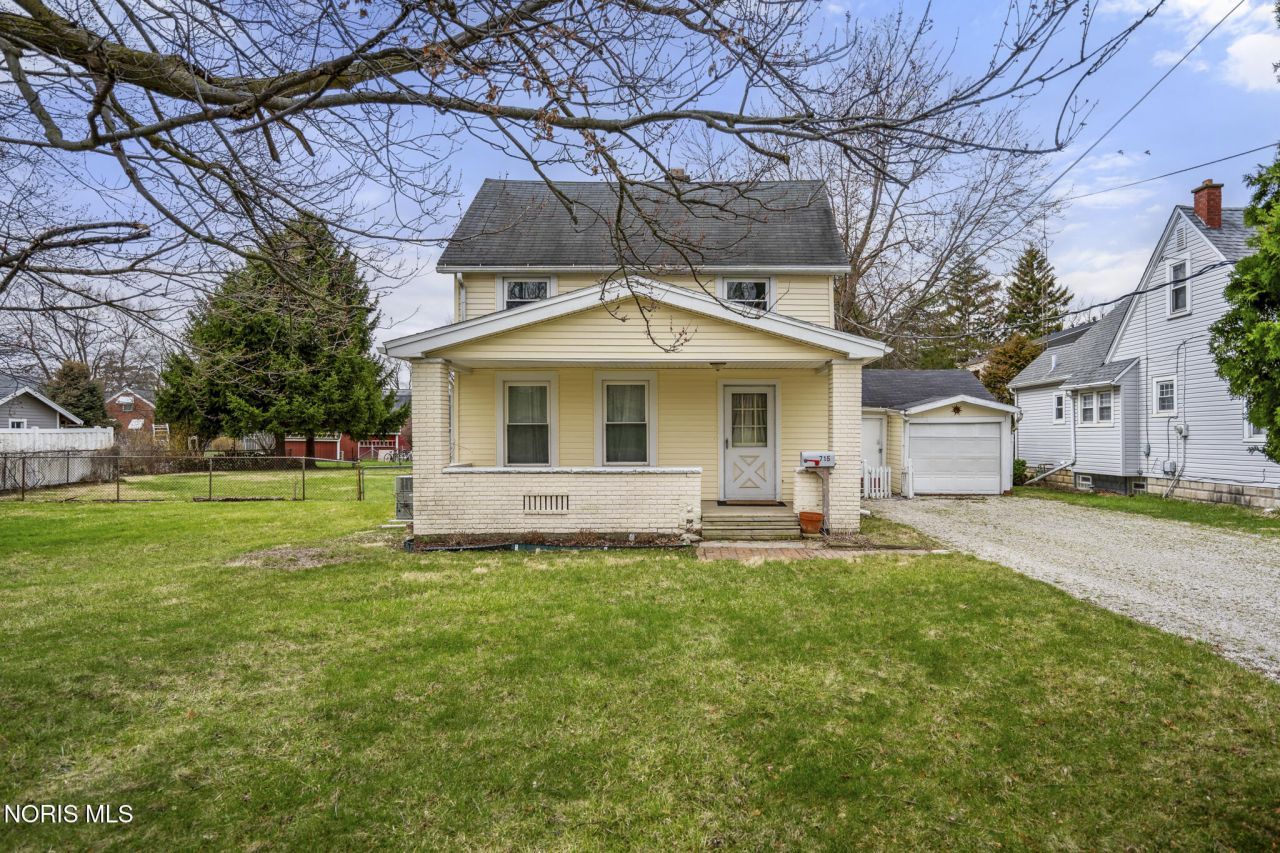 715 Carew Lane, Maumee, OH 43537 Main Photo