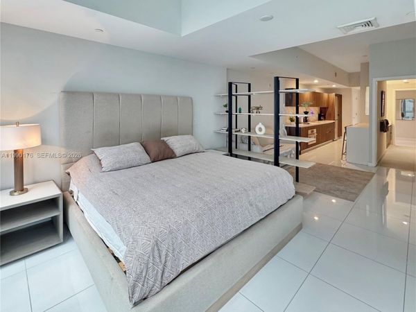 851 NE 1st Ave , Unit 302, Miami, FL 33132