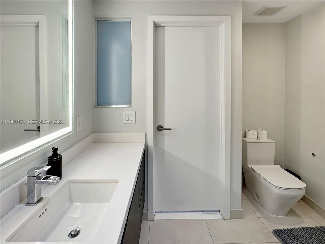 851 NE 1st Ave , Unit 302, Miami, FL 33132 Photo