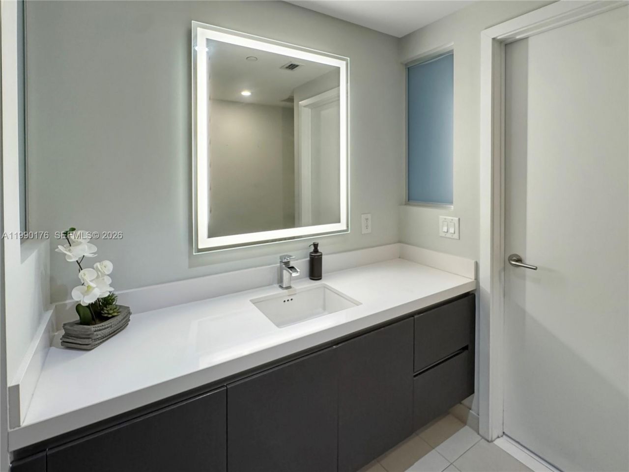 851 NE 1st Ave , Unit 302, Miami, FL 33132 Photo