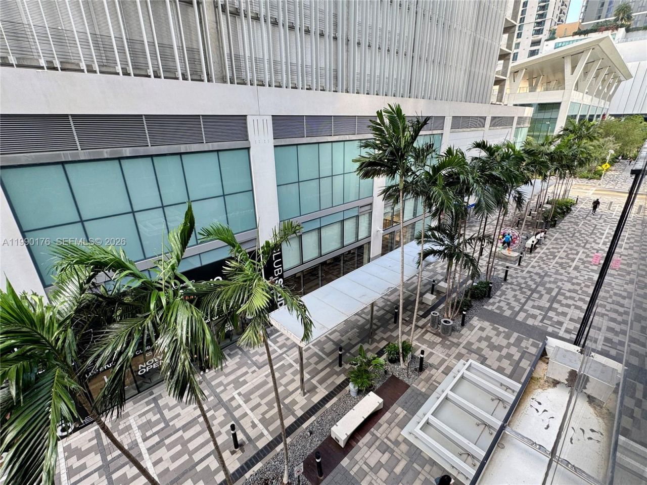 851 NE 1st Ave , Unit 302, Miami, FL 33132 Photo