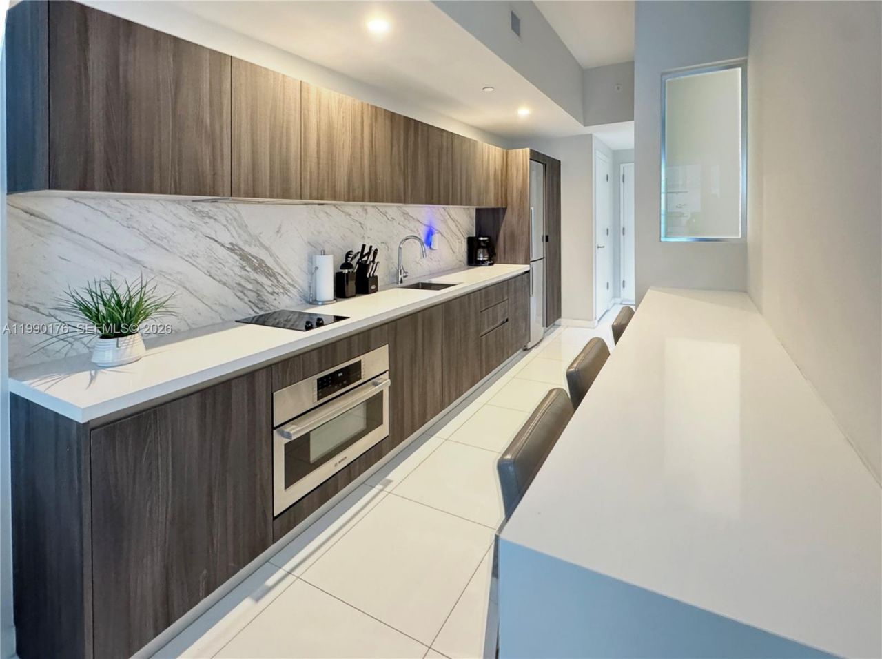 851 NE 1st Ave , Unit 302, Miami, FL 33132 Photo