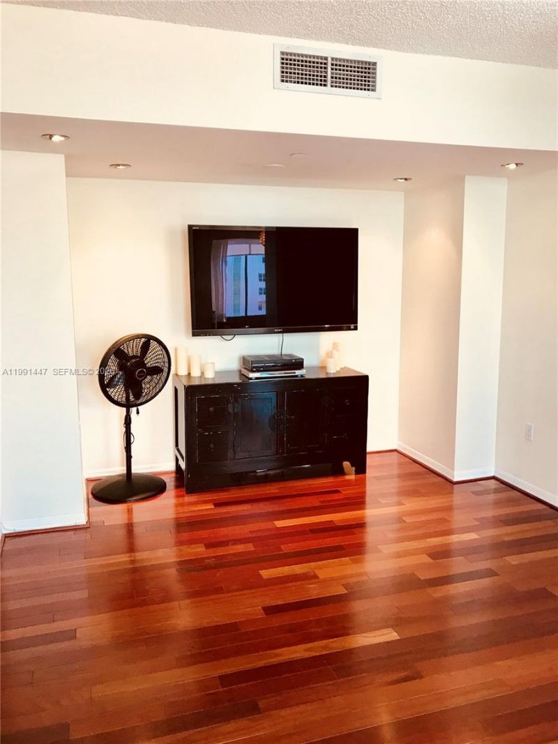 1330 West Ave , Unit 1006, Miami Beach, FL 33139 Photo